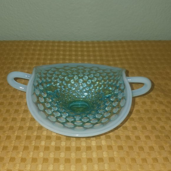 Vintage Fenton Hobnail Blue Opalescent Dish with Two Handles - Picture 4 of 6